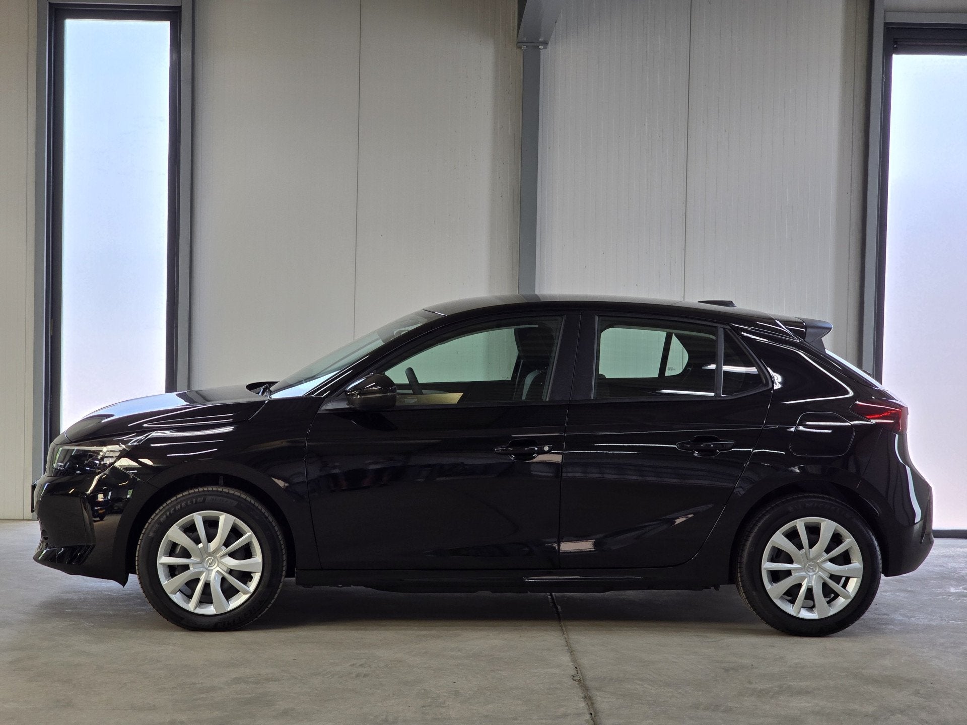 Opel Corsa Electric Edition 50 kWh | Comfort pack | Warmtepo, Gebruikt, Zwart, Zwart, 1469 kg