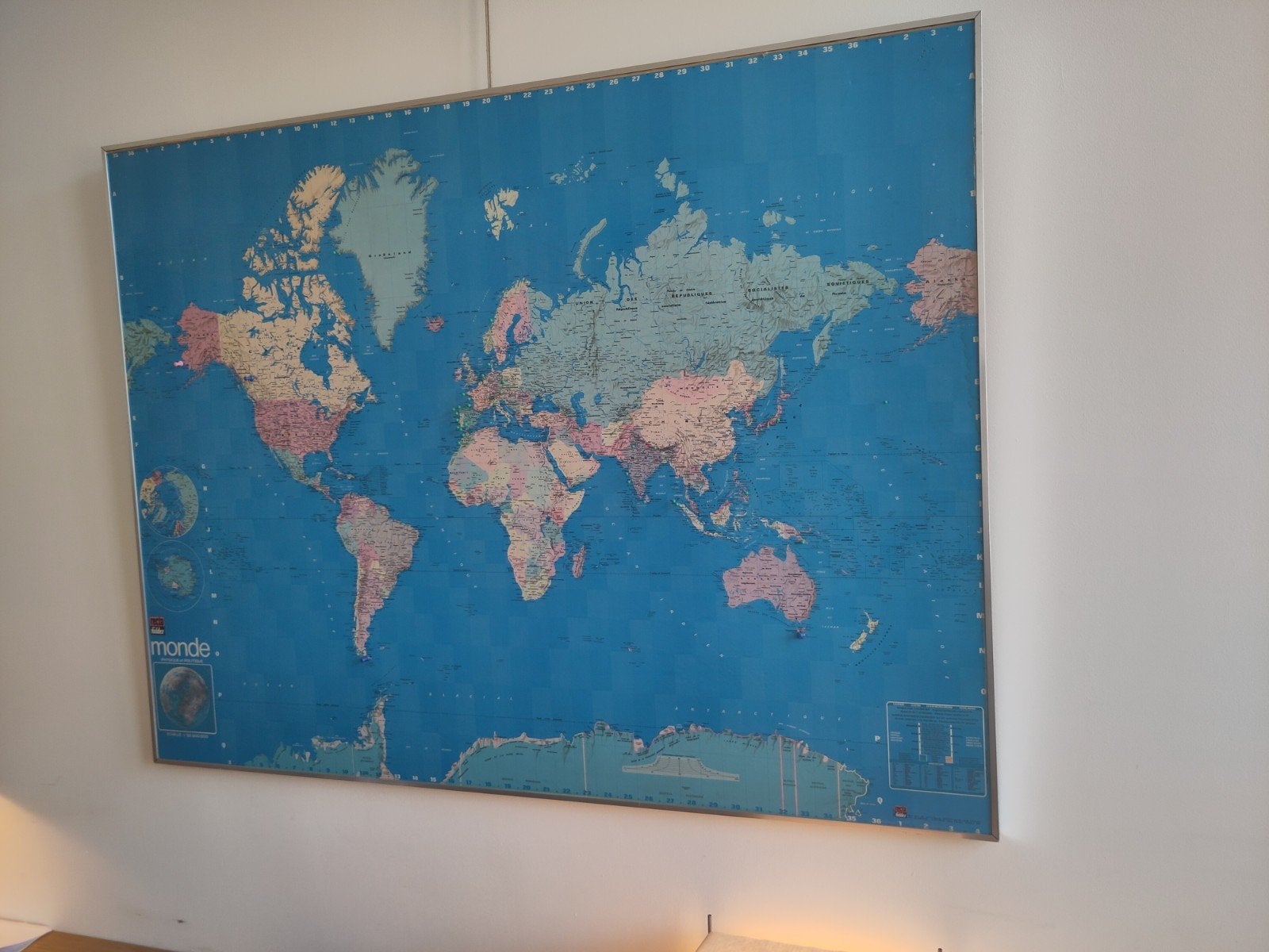 Wereldkaart prikbord in lijst - 134 x 101 cm, Ophalen