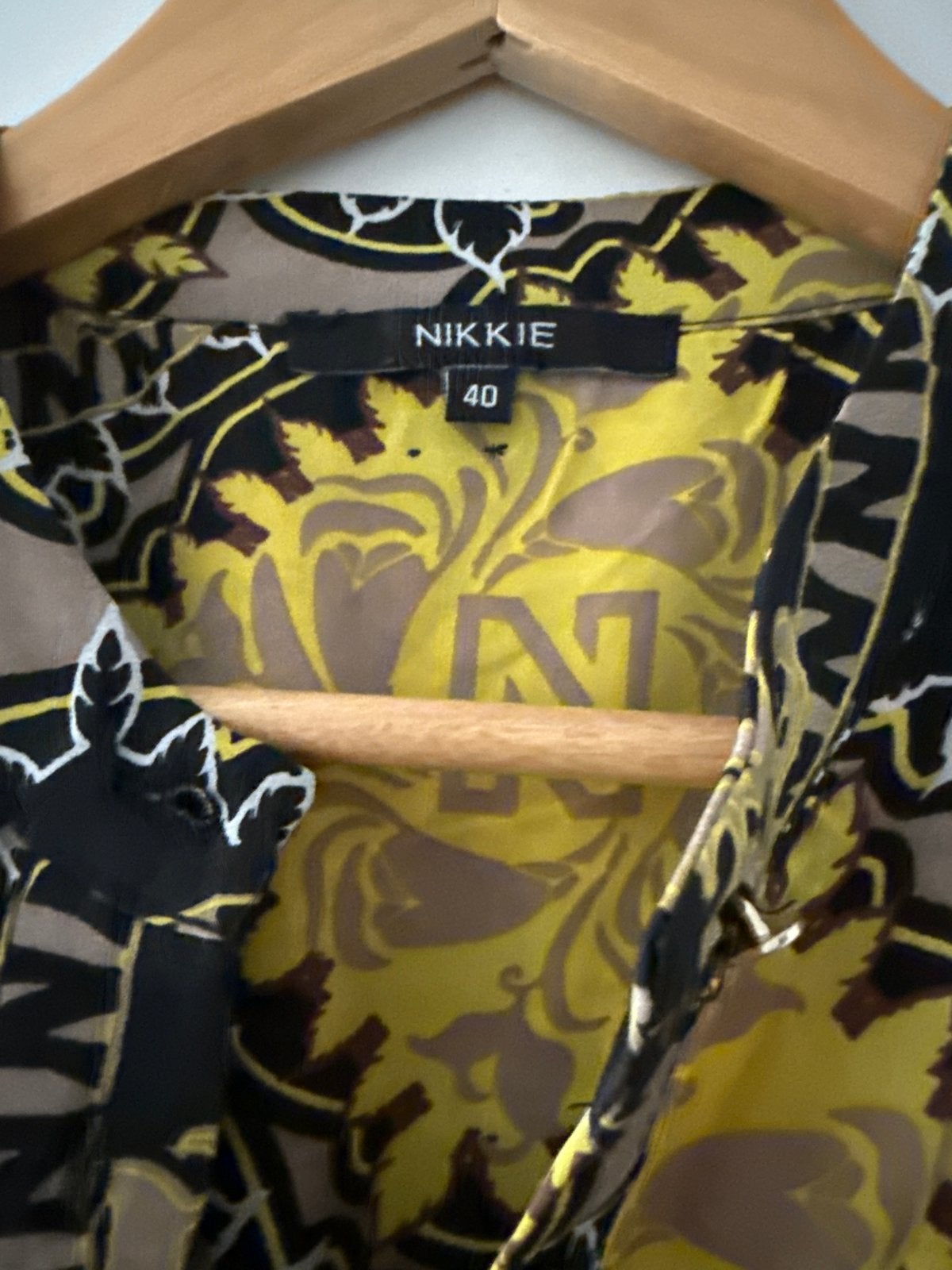 Nikkie blouse met print - Maat 40, Ophalen, Zo goed als nieuw, Maat 38/40 (M), Geel