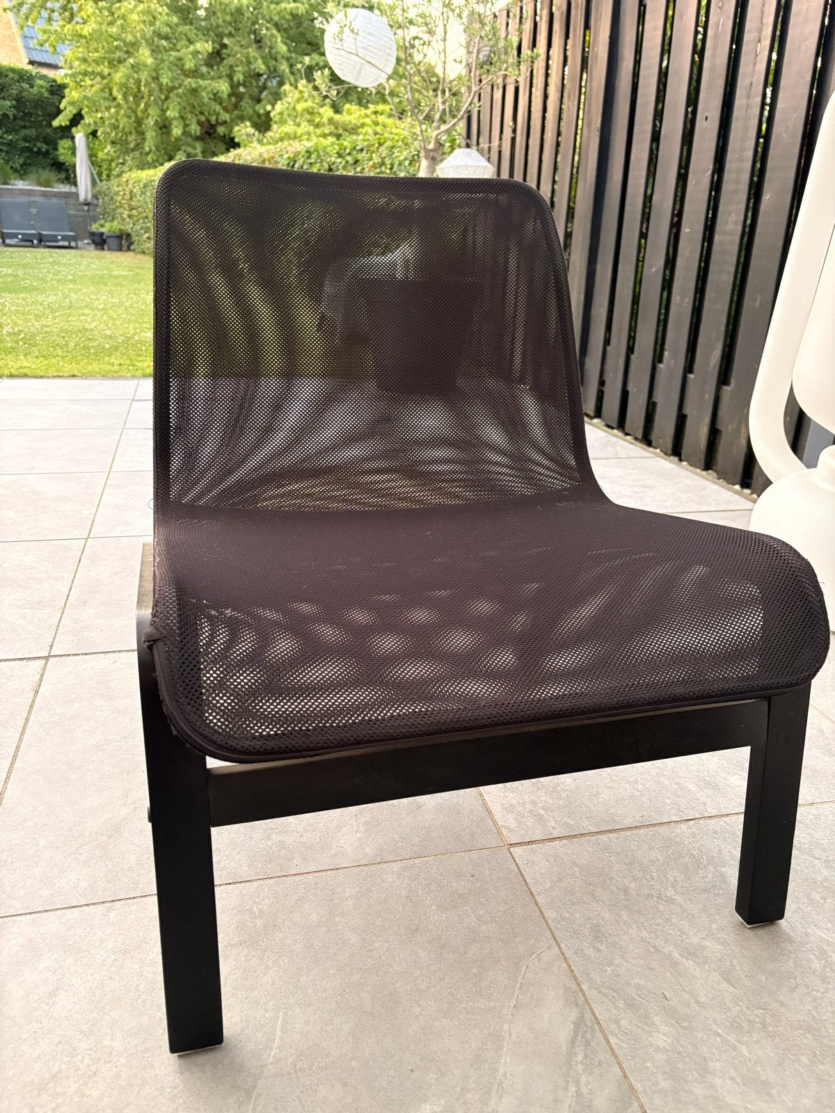 Zwarte stoel met gaasstof - Modern en comfortabel, Huis en Inrichting, Stoelen, Gebruikt, Eén, Metaal, Zwart, Ophalen