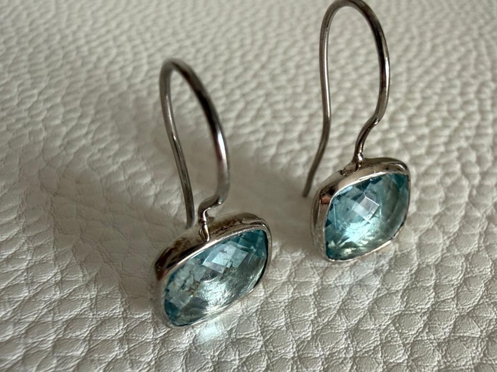 H208/Zilveren oorbellen met Blauwe geslepen Steen, Sieraden, Tassen en Uiterlijk, Oorbellen, Gebruikt, X, Zilver, Verzenden