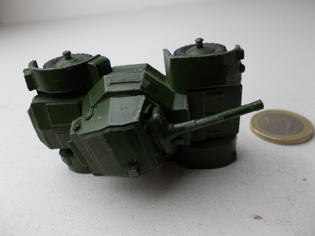 1954 Dinky Toys 670 ARMOURED CAR. (-A-), Ophalen of Verzenden, Zo goed als nieuw, Auto, Dinky Toys