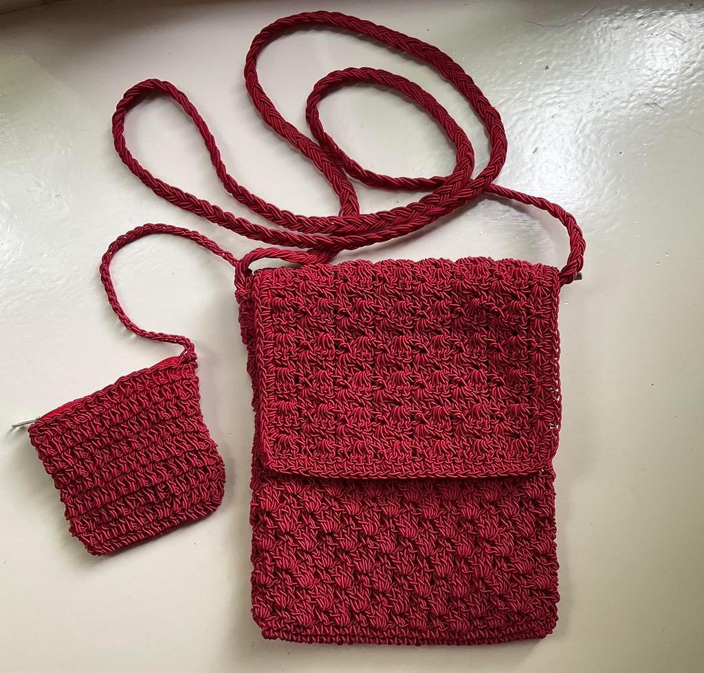 Gehaakt tasje met portemonnee, Sieraden, Tassen en Uiterlijk, Tassen | Damestassen, Ophalen of Verzenden, Nieuw, Rood