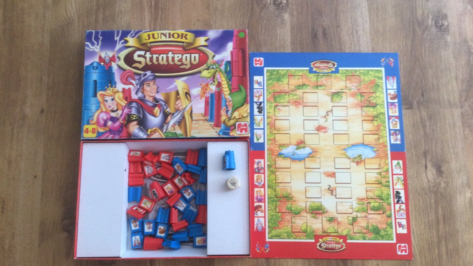 Stratego Junior van Jumbo., Hobby en Vrije tijd, Ophalen of Verzenden, Zo goed als nieuw