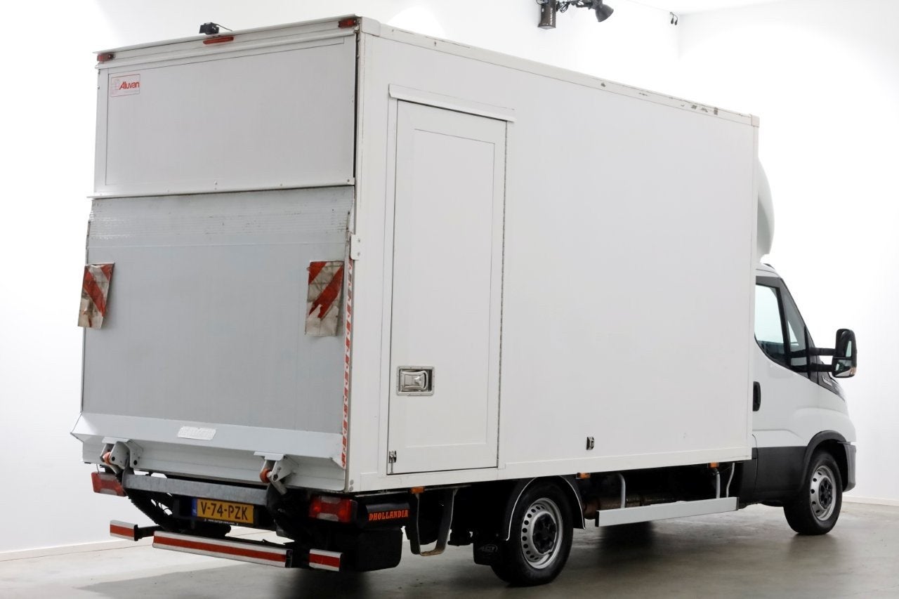 Iveco Daily 35S18 3.0 180pk HiMatic Automaat Bakwagen met la, Automaat, Dealer onderhouden, Achterwielaandrijving, Gebruikt
