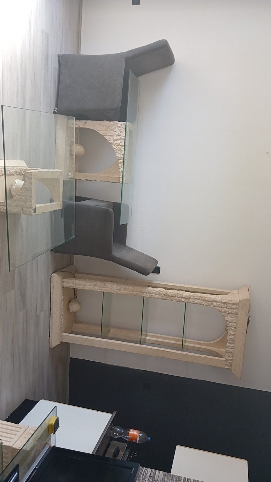 griekse/Fosiele meubels met 2 stoelen, Huis en Inrichting, Stoelen, Ophalen, Overige materialen, Gebruikt, Twee