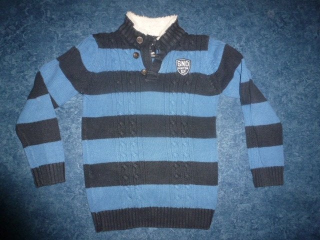 1 licht/donkerblauw gestreepte trui met sluiting maat 128, Ophalen of Verzenden, Zo goed als nieuw, Jongen, Trui of Vest