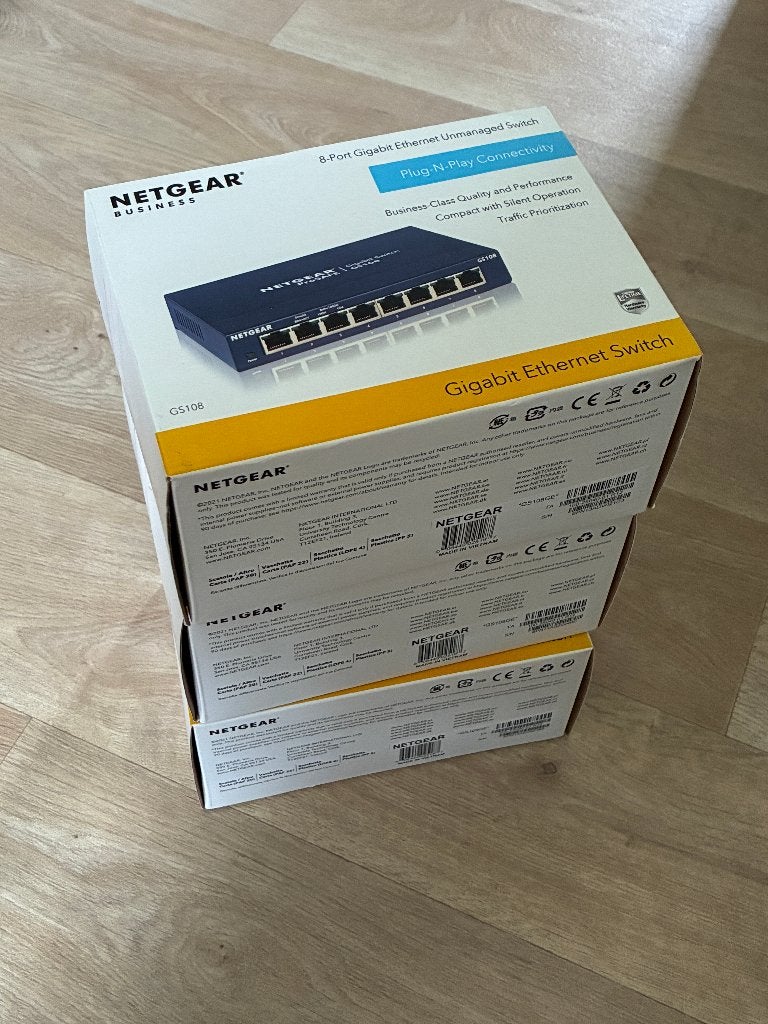 3x Netgear GS108 8 poort Switch, Computers en Software, Netwerk switches, Ophalen of Verzenden, Nieuw
