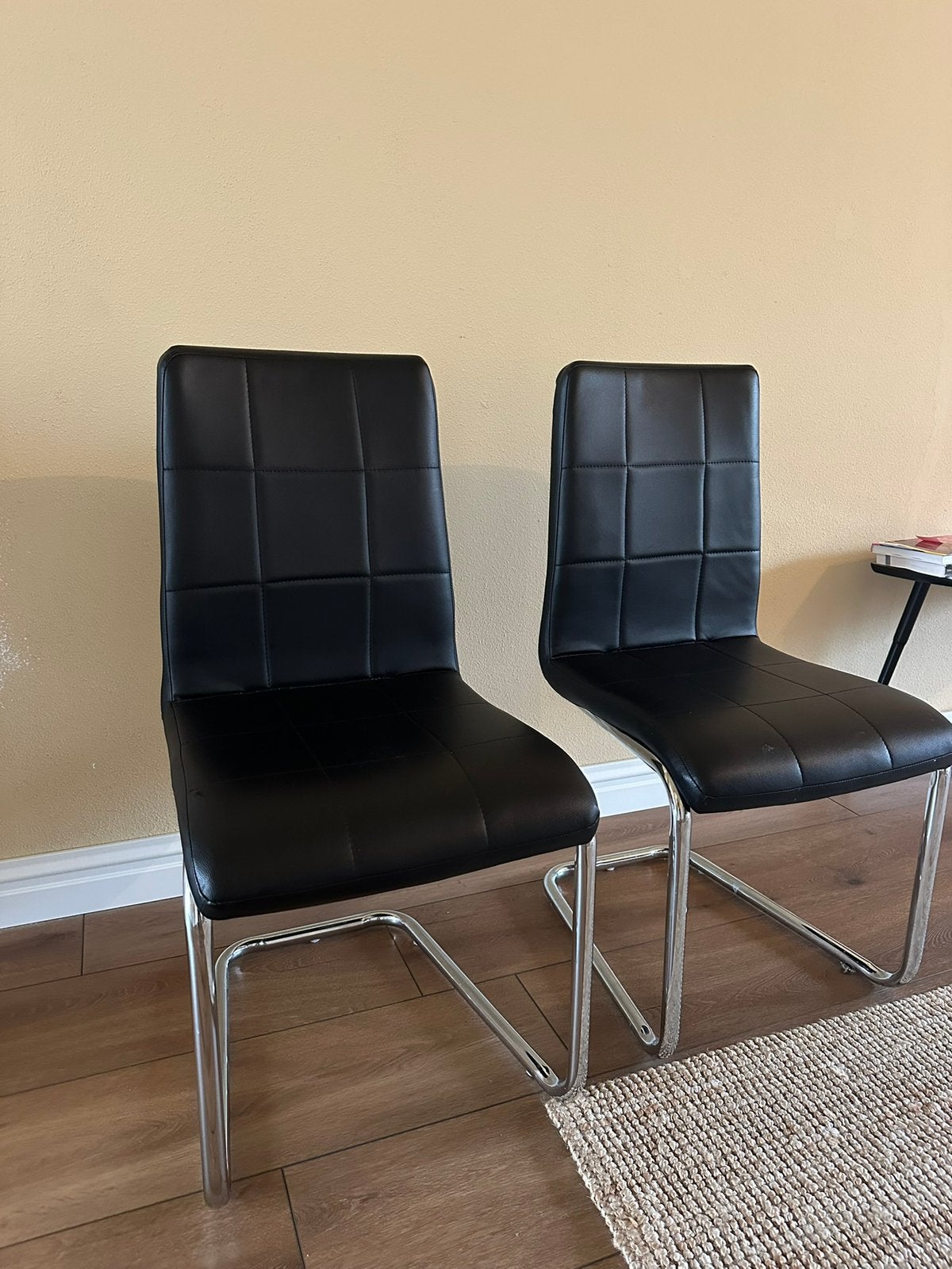 4x retro stoelen - zwart leer met stalen poot, Huis en Inrichting, Stoelen, Ophalen, Gebruikt, Zwart, Leer