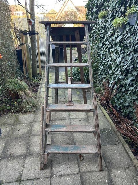 Oude houten trap, Ophalen, Gebruikt, Trap, Minder dan 2 meter