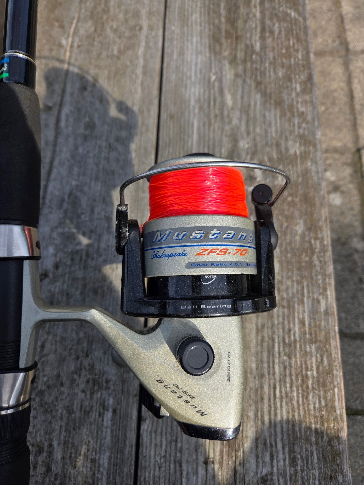 Shakespeare Hurricane Werphengel met Mustang ZFS-70 Molen, Watersport en Boten, Ophalen, Gebruikt, Complete hengel