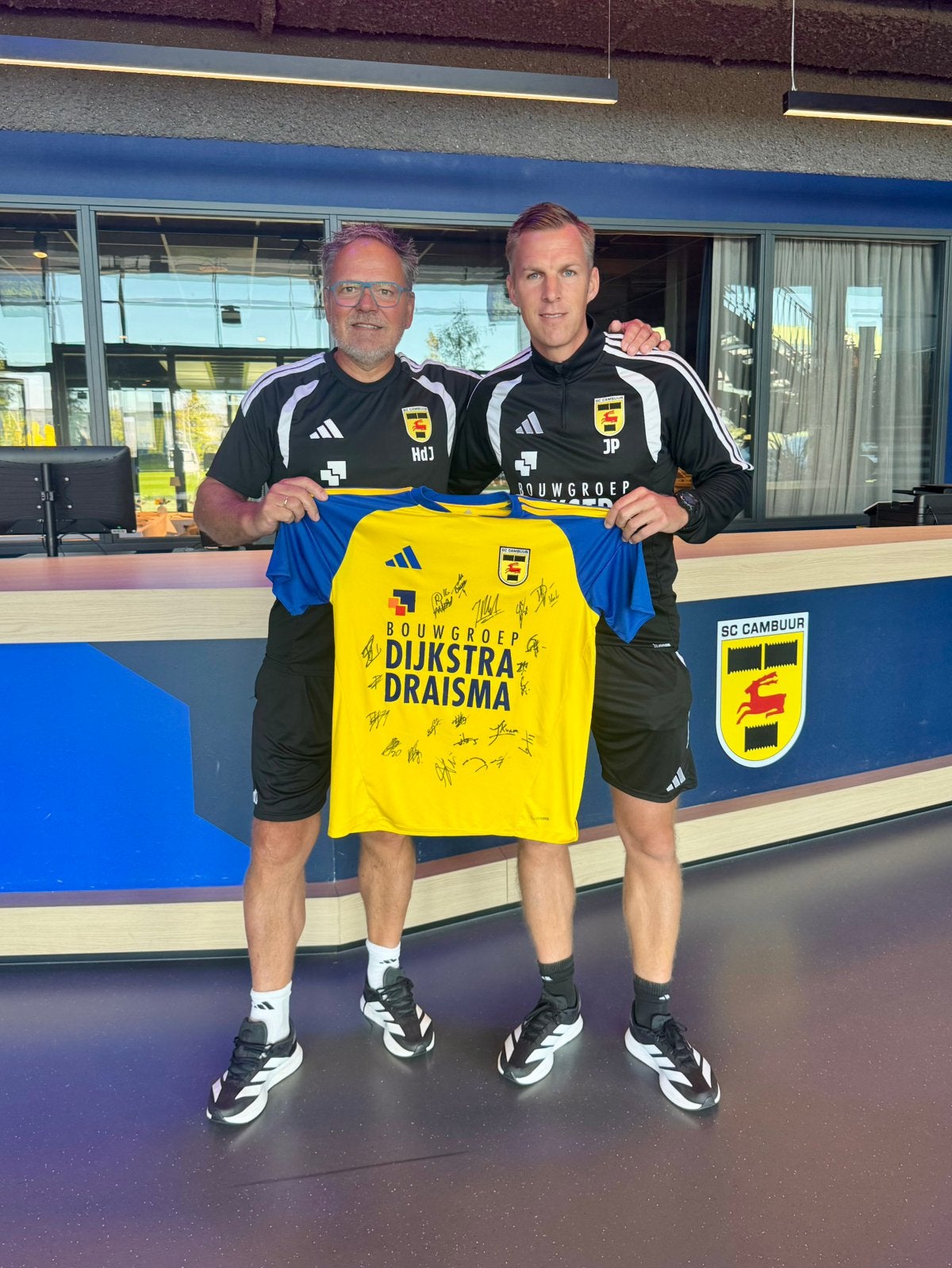 Cambuur Leeuwarden seizoen 2026/2027, gesigneerd selectie, Verzamelen, Ophalen of Verzenden, Zo goed als nieuw, Shirt