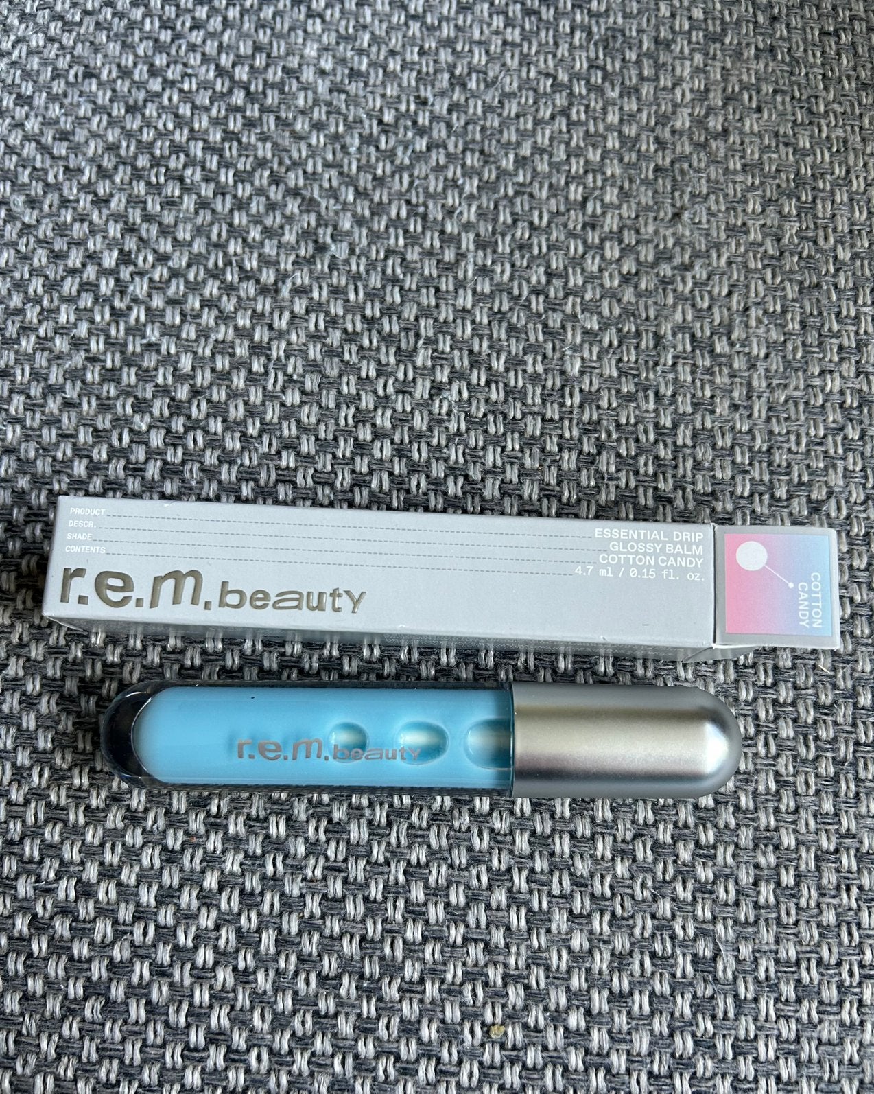 R.E.M. Beauty Glossy Balm in Cotton Candy-PH adaptive-Nieuw!, Lippen, Nieuw, Ophalen of Verzenden, Make-up