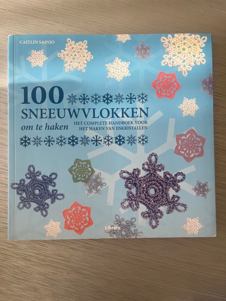 100 Sneeuwvlokken om te haken - Boek, Ophalen of Verzenden, Zo goed als nieuw, Breien en Haken