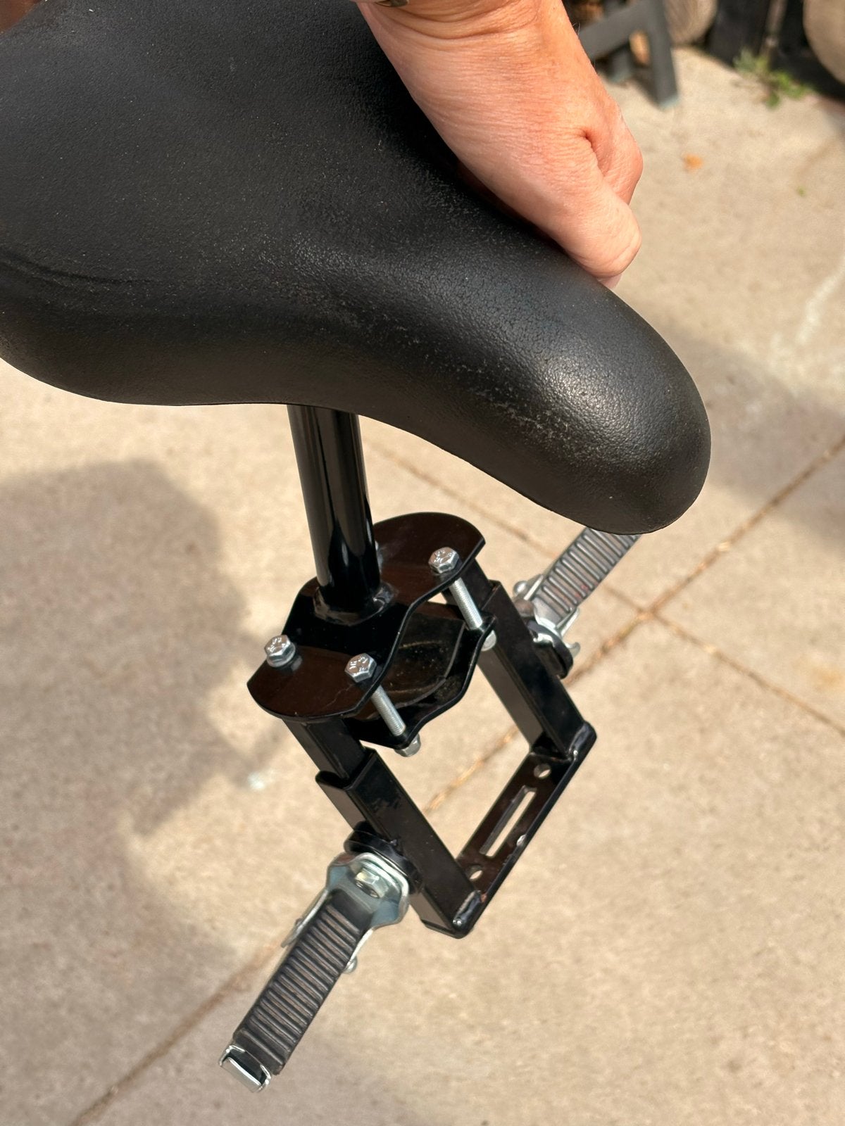 Zadeltje op stang voor damesfiets (past op Cortina U4), Ophalen, Gebruikt, Voorzitje, Voetsteuntjes