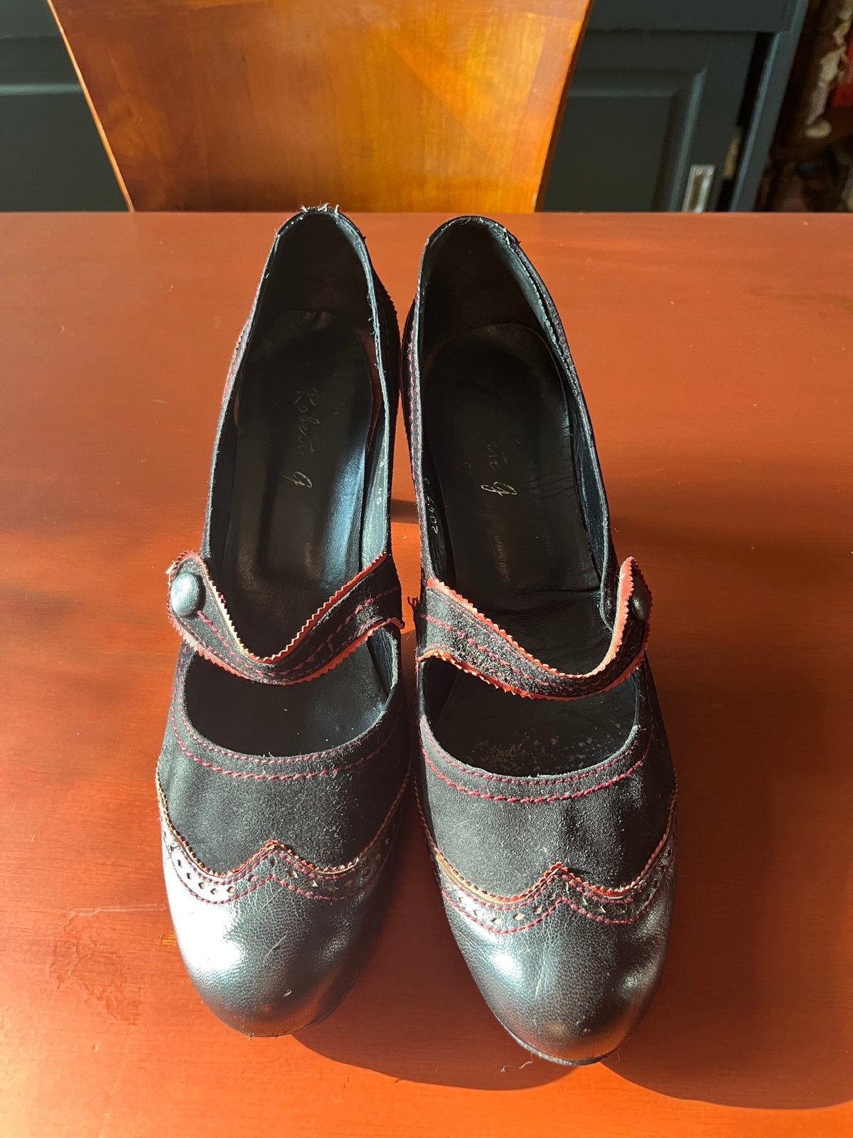 Zwarte pumps met een klein rood randje, maat 45, Ophalen of Verzenden, Gedragen, Zwart, Overige typen