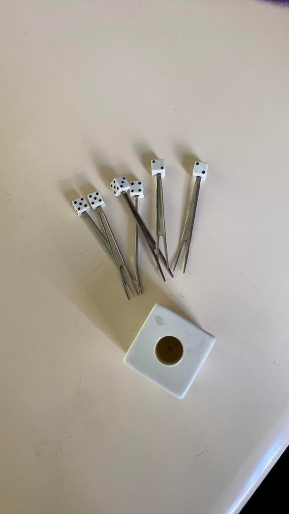 Prikkertjes voor kaas en worst ed in een dobbelsteen, Antiek en Kunst, Ophalen