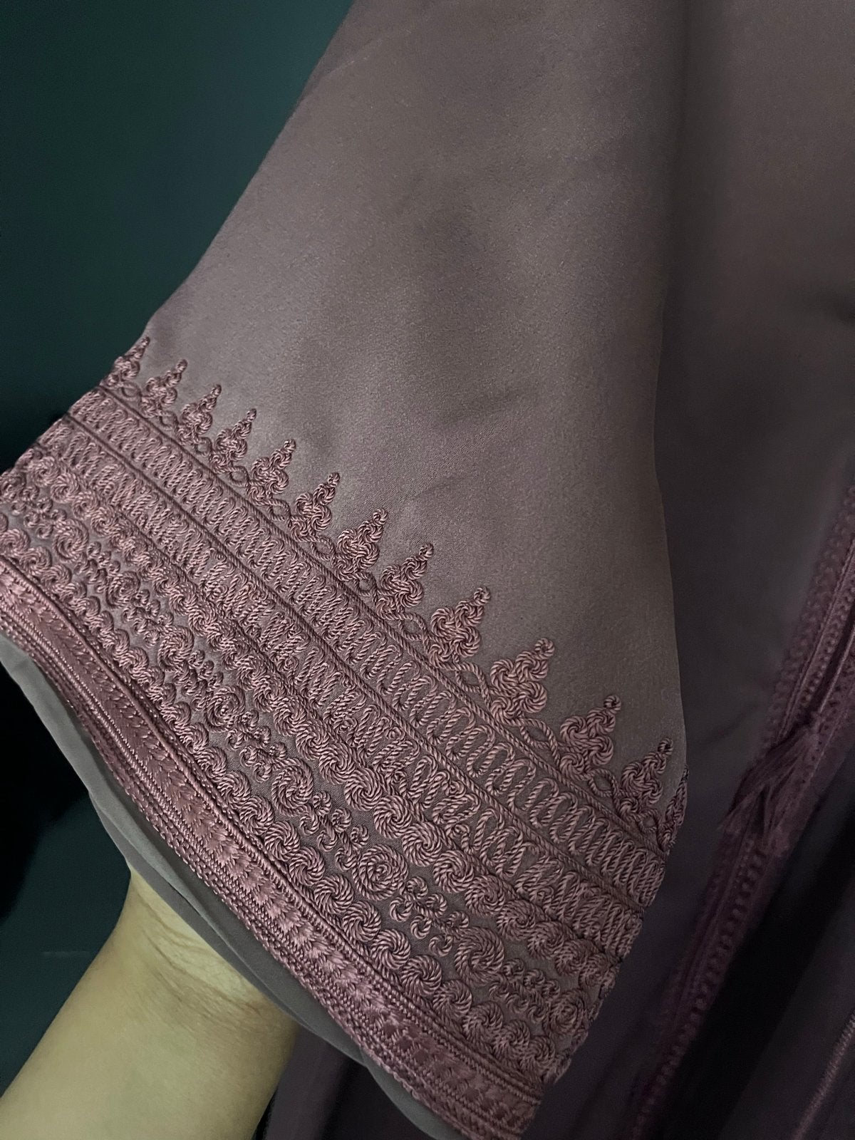 Mooie paarse kaftan met kaartje en bijbehorende riem, Ophalen, Nieuw, Paars, Onder de knie