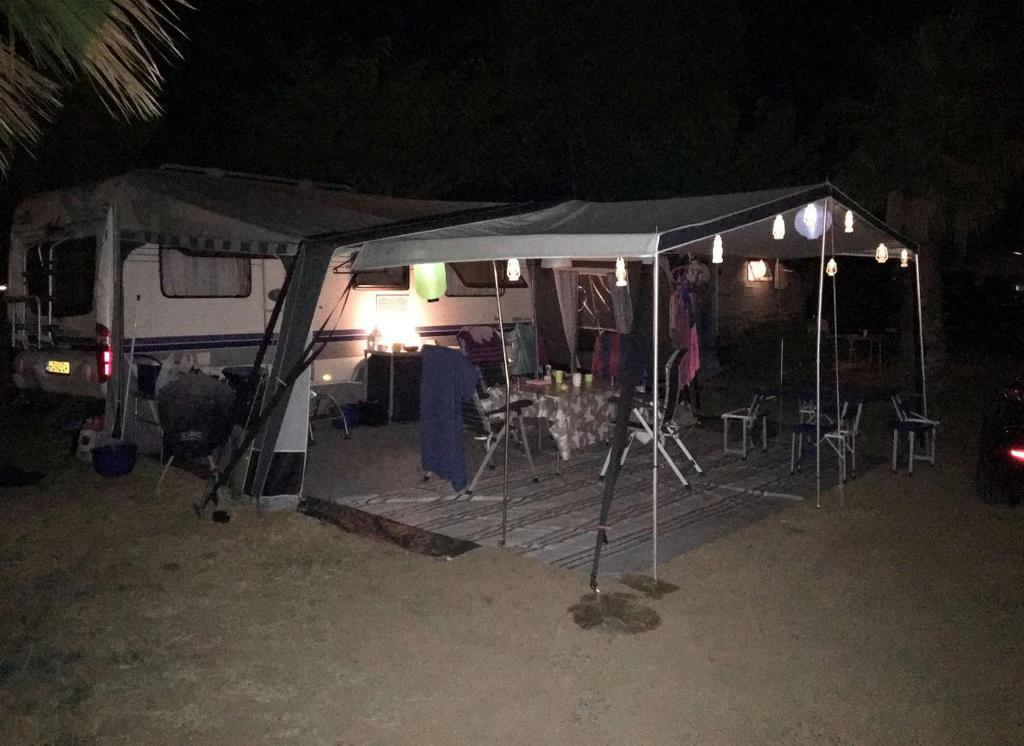Luifel voor aan voortent caravan incl zijwanden, Ophalen, Zo goed als nieuw