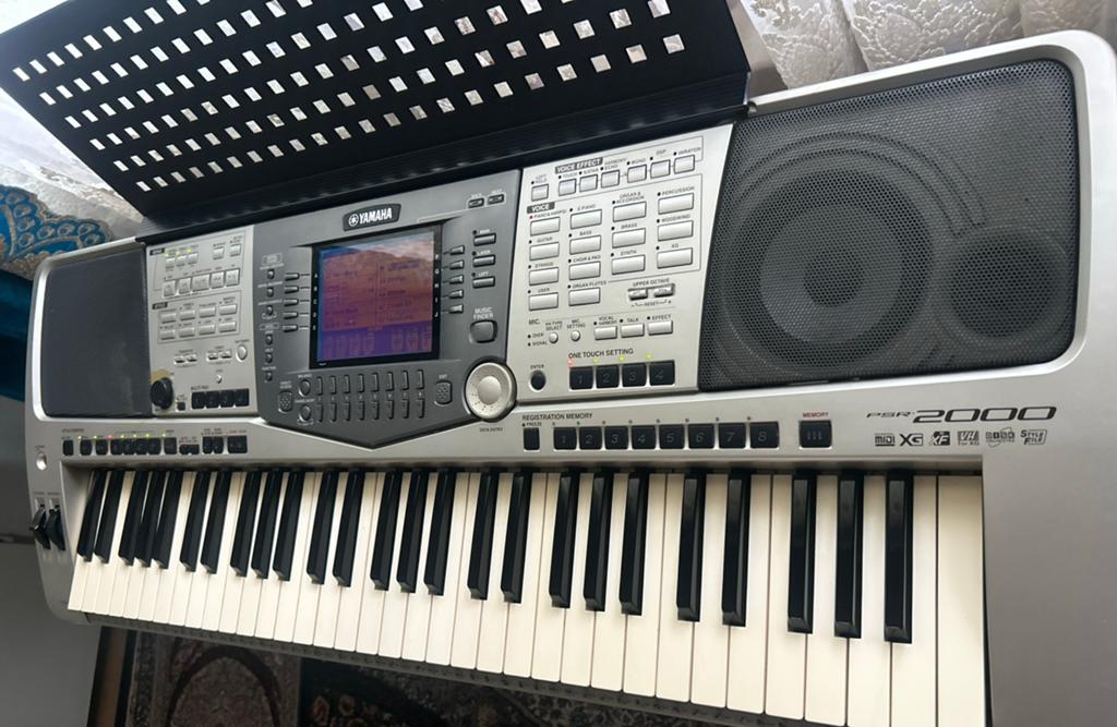 Yamaha psr 2000, Ophalen of Verzenden, Zo goed als nieuw, 61 toetsen, Yamaha