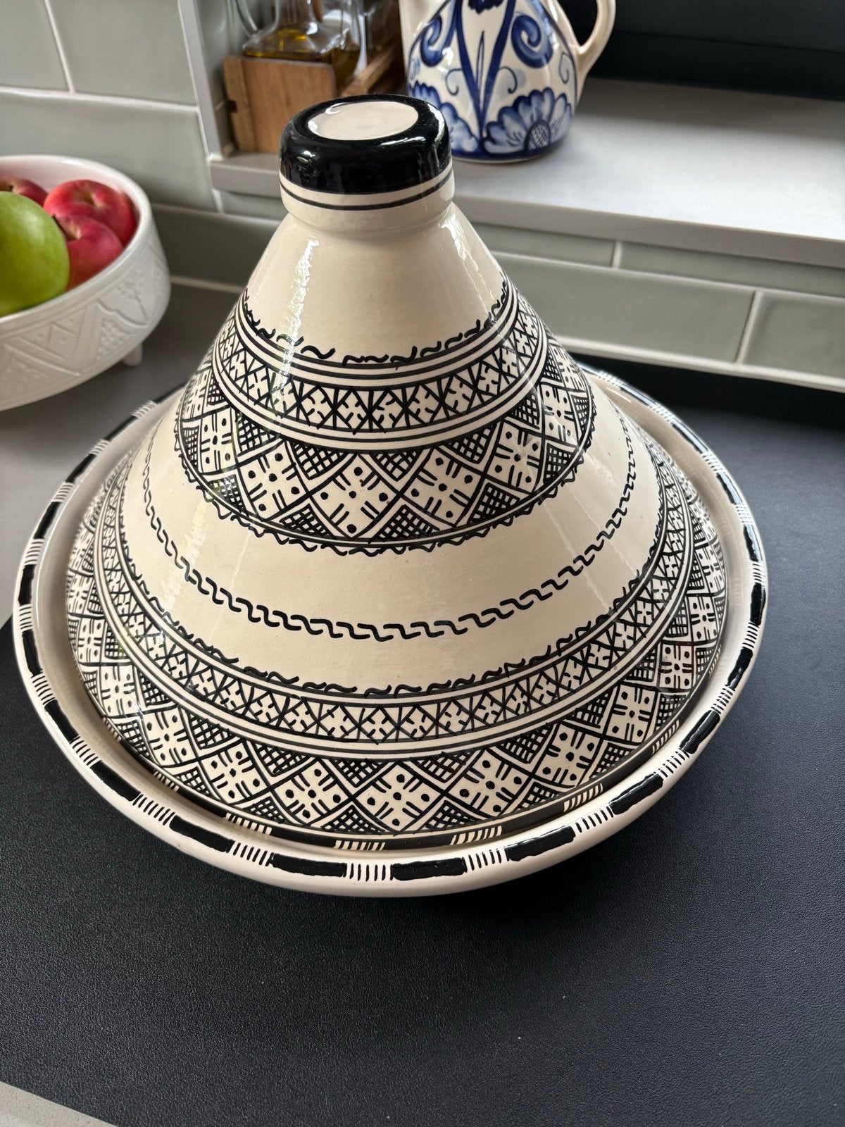 Nieuwe Handgemaakte Marokkaanse Tajine - Ø 36cm, H 26cm, Overige typen, Nieuw, Ophalen of Verzenden, Steen/keramiek