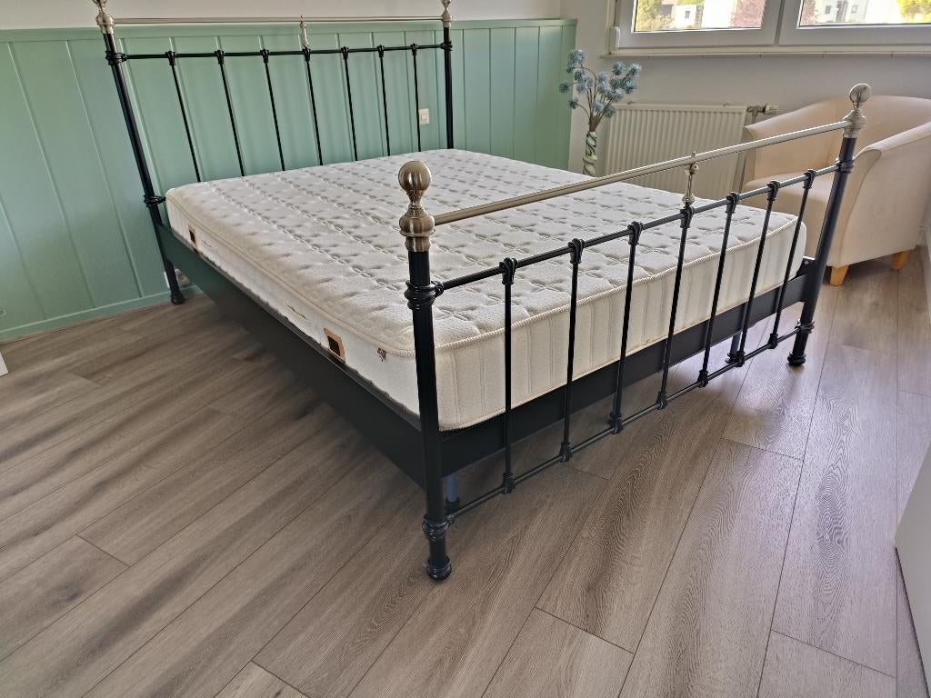 Compleet 2 persoonsbed, Huis en Inrichting, Slaapkamer | Bedden, Ophalen, Gebruikt, Tweepersoons, Metaal