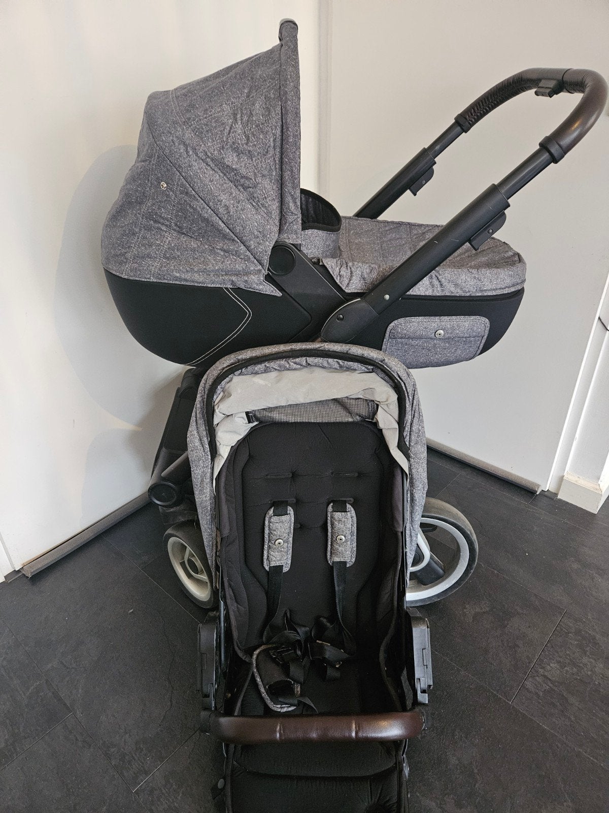 Mutsy Igo kinderwagen 2 in 1 grijs zwart + accessoires, Ophalen, Gebruikt, Overige merken, Verstelbare duwstang
