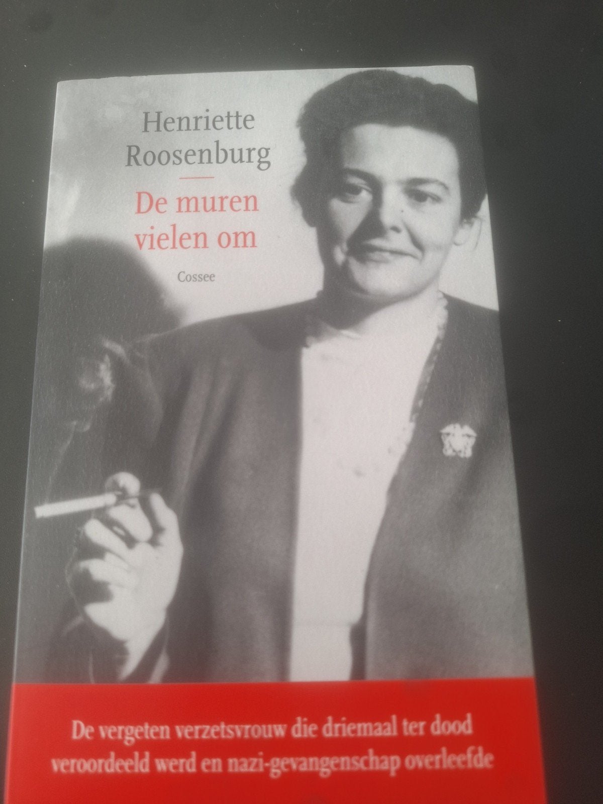 De muren vielen om - Henriette Roosenburg, Ophalen of Verzenden, Zo goed als nieuw, Henriette Roosenburg, Overige