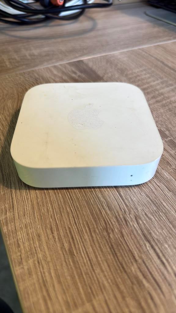 Apple airport A1392 4 stuks beschikbaar, Computers en Software, Routers en Modems, Ophalen, Gebruikt