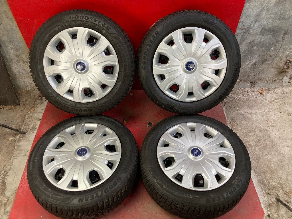 Winterbanden Ford Transit Connect 205/60R16 Goodyear, 16 inch, ., Banden en Velgen, .
