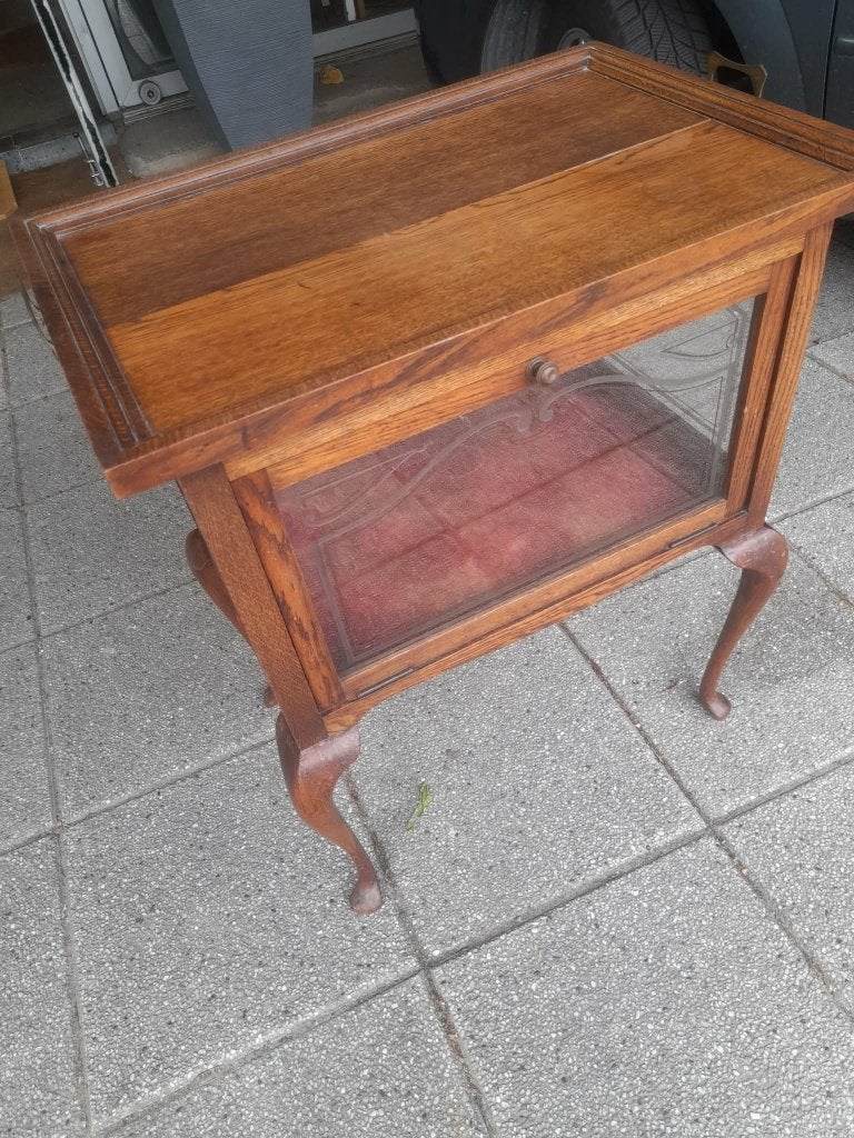antiek theekastje, Ophalen
