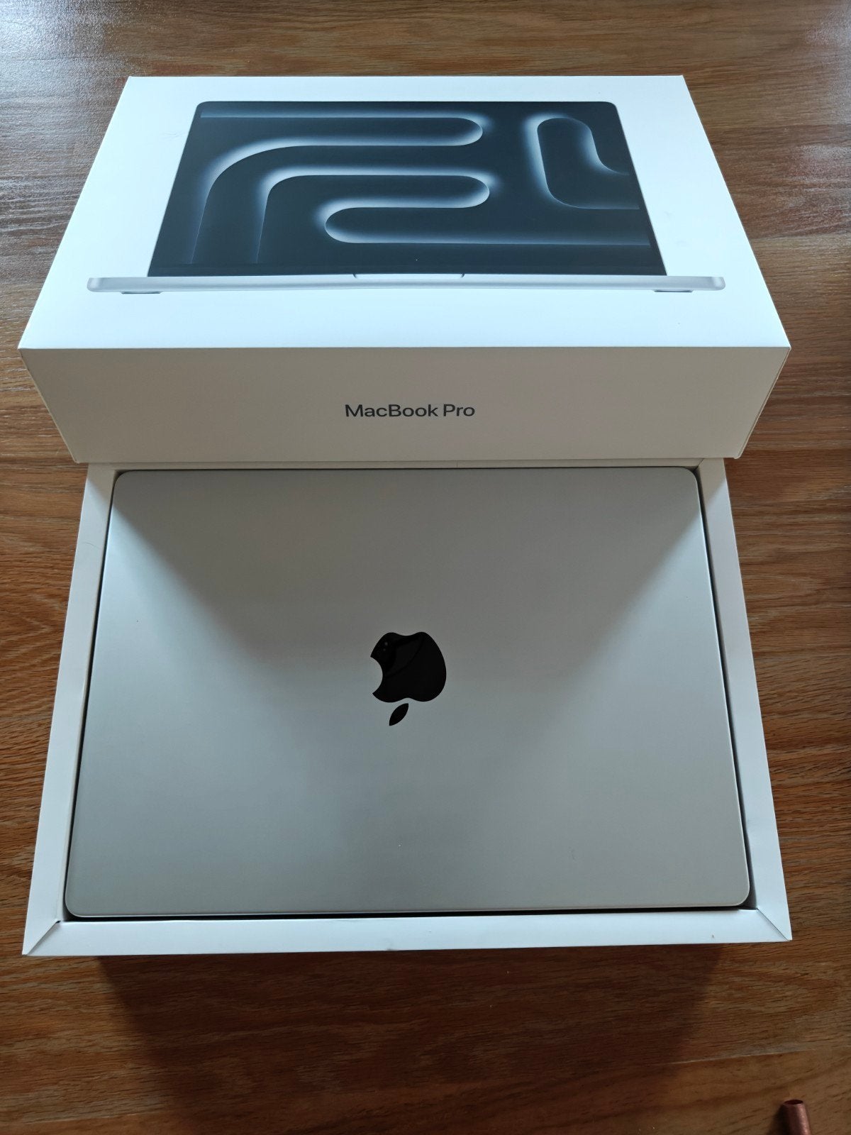 Foto 2 van Titel:Apple MacBook Pro 14" (2024) - M4 Pro - 24GB RAM - 512