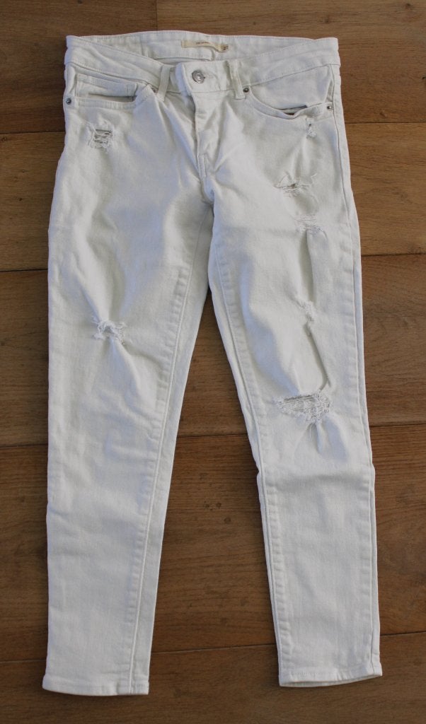 Witte spijkerbroek van Levi's 711 maat 27, Wit, Ophalen of Verzenden, Zo goed als nieuw, W27 (confectie 34) of kleiner