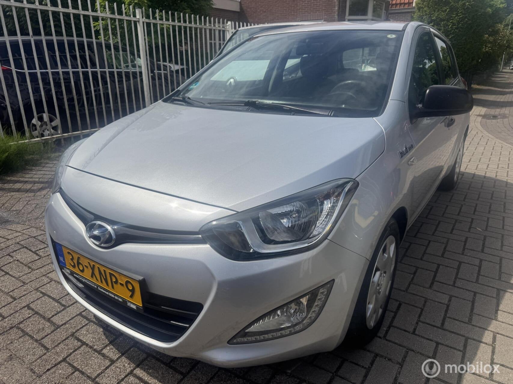 Hyundai i20 1.2i i-Drive, Auto's, Euro 5, Gebruikt, 31 €/maand, 4 cilinders