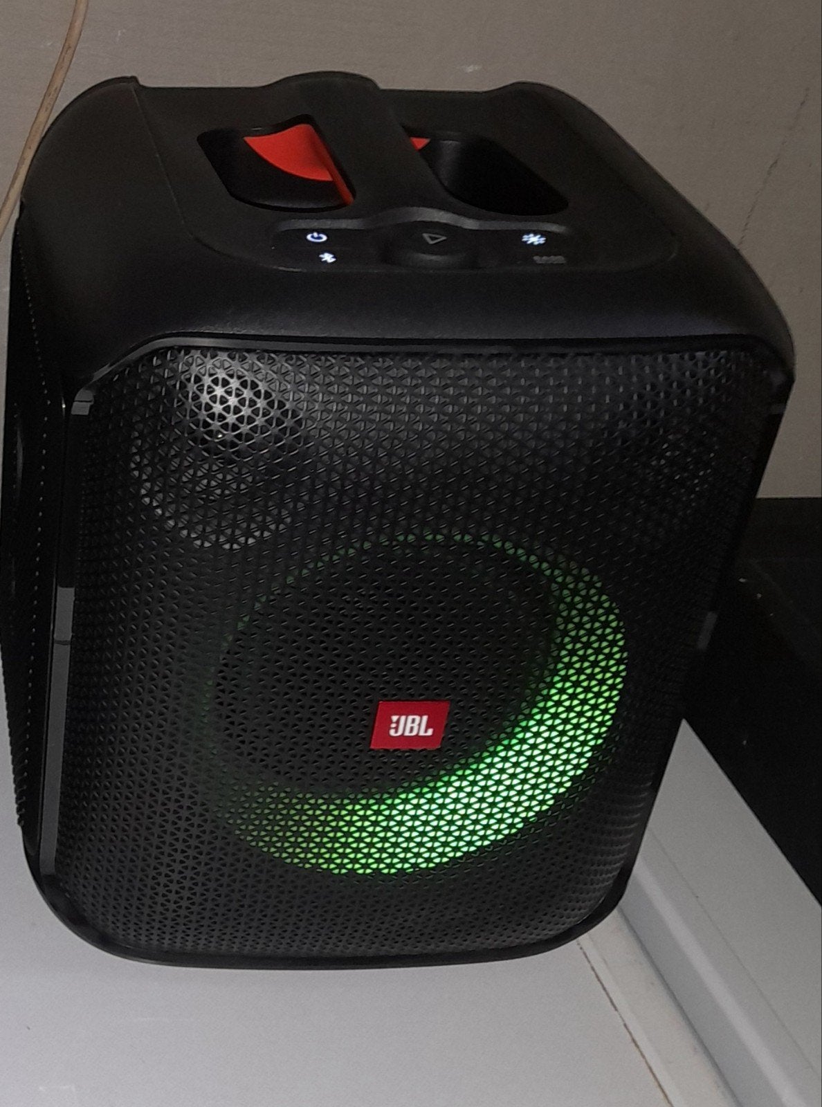 JBL Encore Essential Party Speaker - Zo goed als nieuw