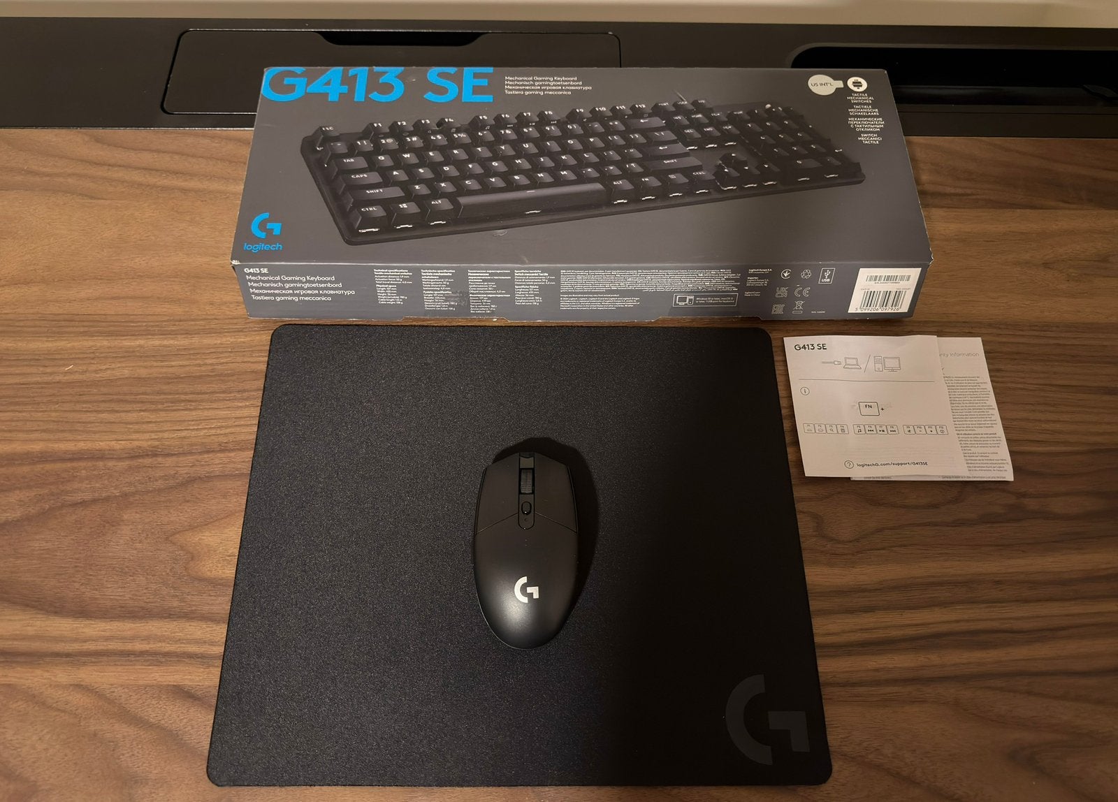 Logitech Gaming toetsenbord + muis en muismat NIEUW, Ophalen of Verzenden, Qwerty, Zo goed als nieuw, Toetsenbord en muis-set