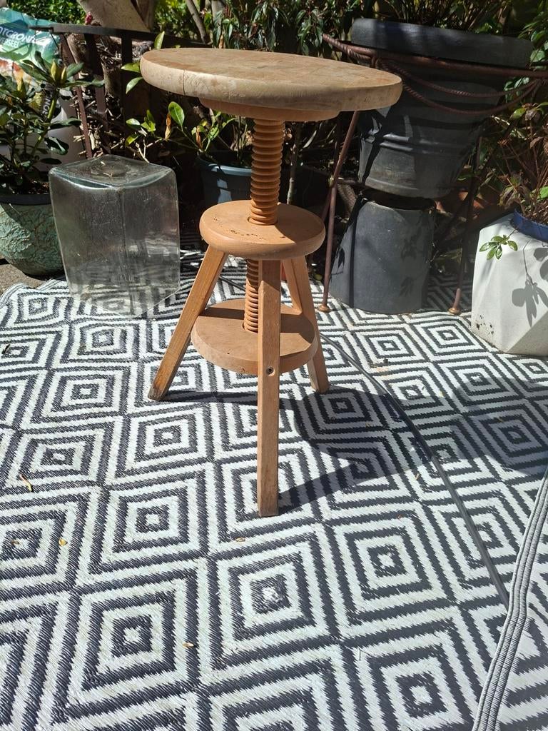 Vintage houten draaikruk - In hoogte verstelbaar, Huis en Inrichting, Krukjes, Ophalen, In hoogte verstelbaar, Gebruikt, Hout