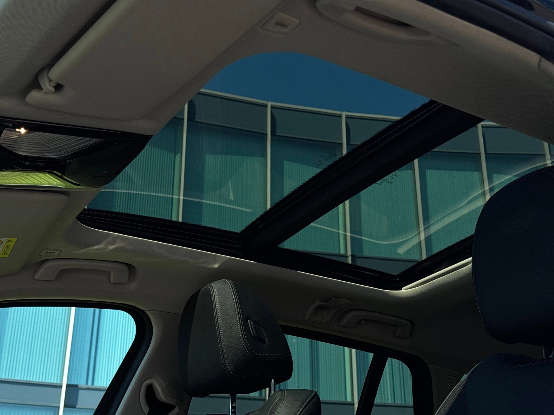 BMW 3-serie Touring 320e Sport Line PHEV // Panorama Dak //, Auto's, Achterwielaandrijving, Gebruikt, Zwart, 4 cilinders