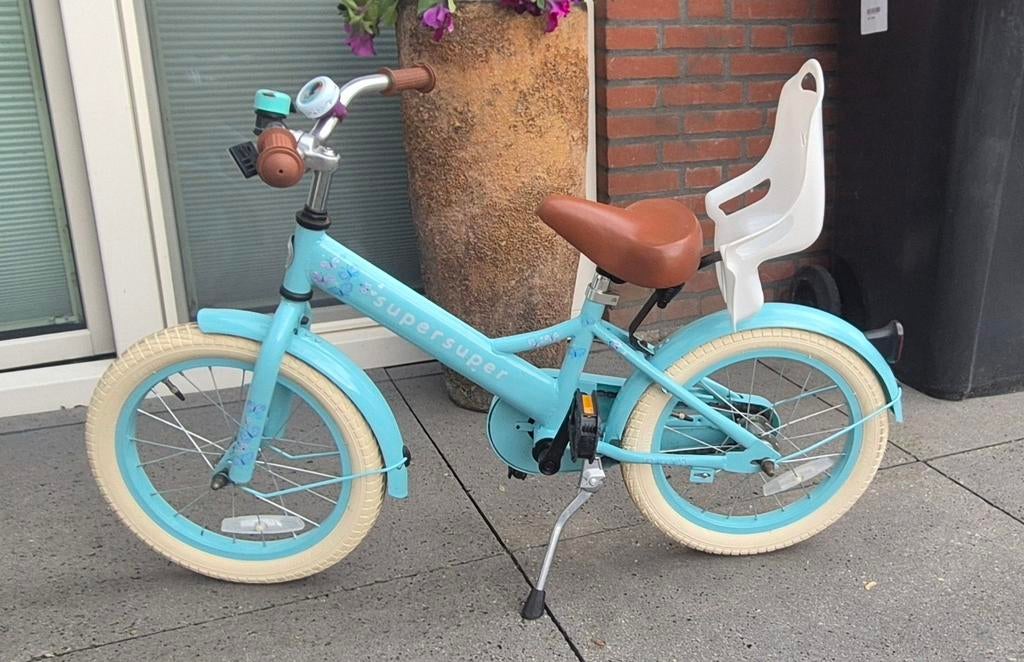 Bijna nieuwe Superstar Butterfly kinderfiets 20 inch, Ophalen of Verzenden, Zo goed als nieuw, 20 inch of meer, Zijwieltjes