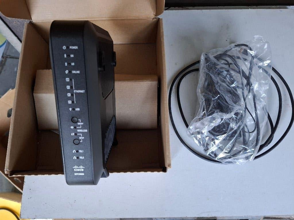 Modem cisco, Ophalen of Verzenden, Gebruikt, Router met modem, Cisco