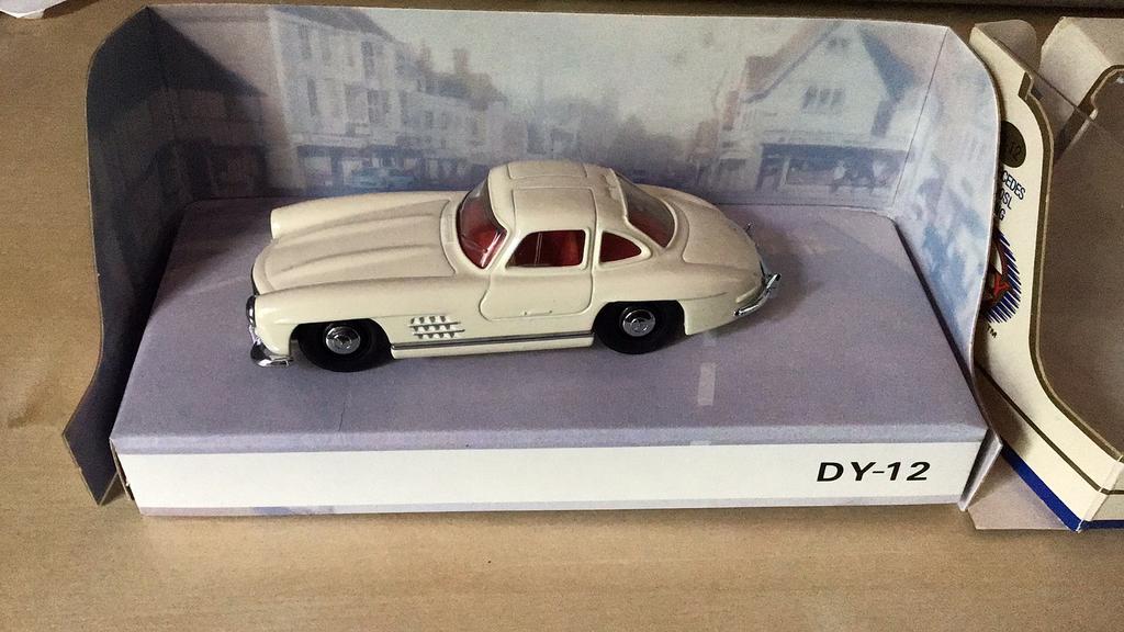 DINKY TOYS MERCEDES BENZ 300 SL GULLWING 1955 NW+ FOLDER, Ophalen of Verzenden, Nieuw, Auto, Dinky Toys