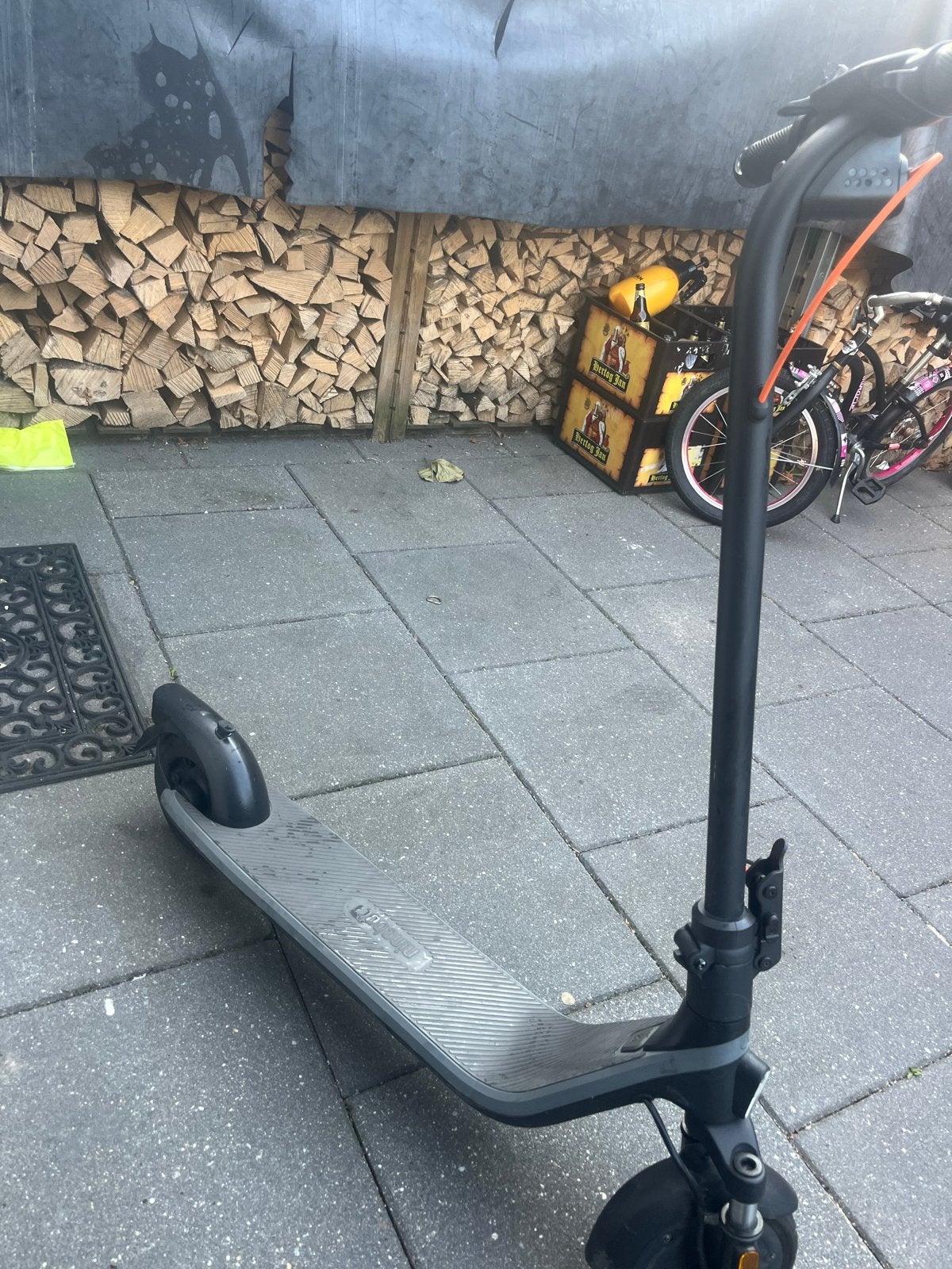 Ninebot elektrische step (E-scooter) met oplader, Ophalen, Gebruikt, Elektrische step (E-scooter)
