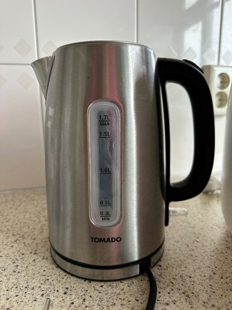 Waterkoker Tomado, 1 tot 2 liter, Ophalen, Gebruikt, Rvs