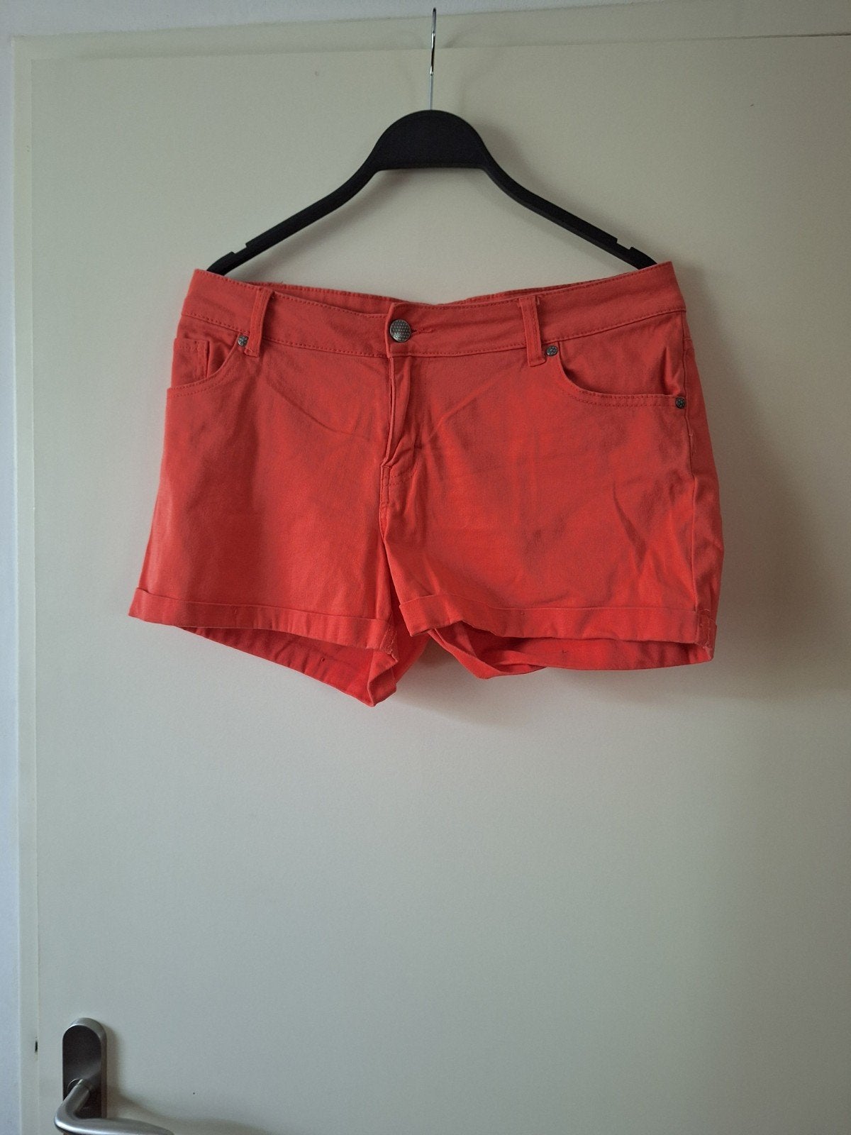 Dames korte broek maat 40, Kleding | Dames, Ophalen of Verzenden, Zo goed als nieuw, Maat 38/40 (M), Kort