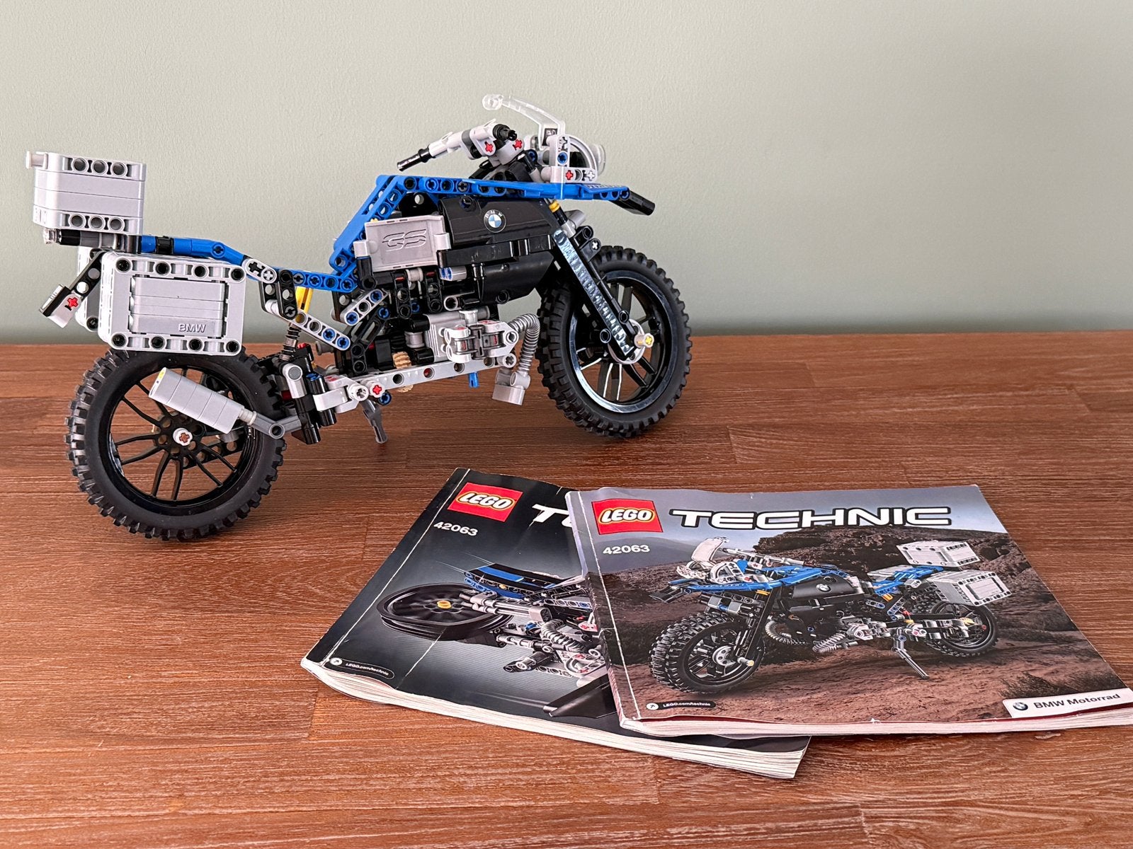 LEGO Technic BMW R 1200 GS Adventure (42063), Ophalen of Verzenden, Zo goed als nieuw, Overige merken