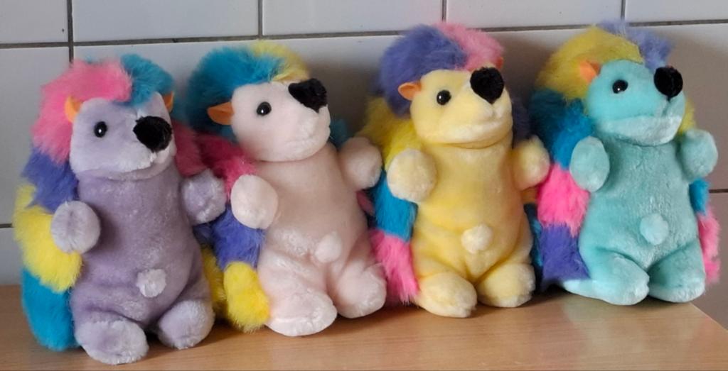 Egels.  Knuffel.  Multicolour.  4 st. 22 cm., Ophalen, Overige merken, Overige karakters, Overige typen
