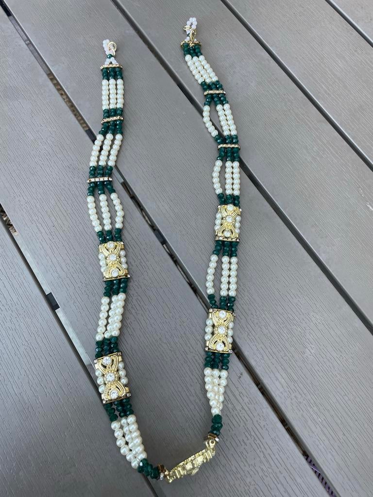 Prachtige Indiase ketting met parels en smaragdgroene kralen, Ophalen of Verzenden, Zo goed als nieuw, Wit
