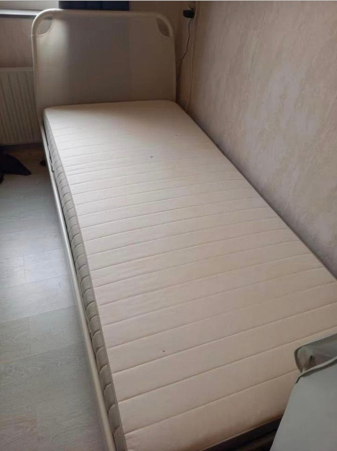 Complete Ikea metal single bed,slatted base,mattress 90x200., Ophalen, Zo goed als nieuw, Eenpersoons, 90 cm