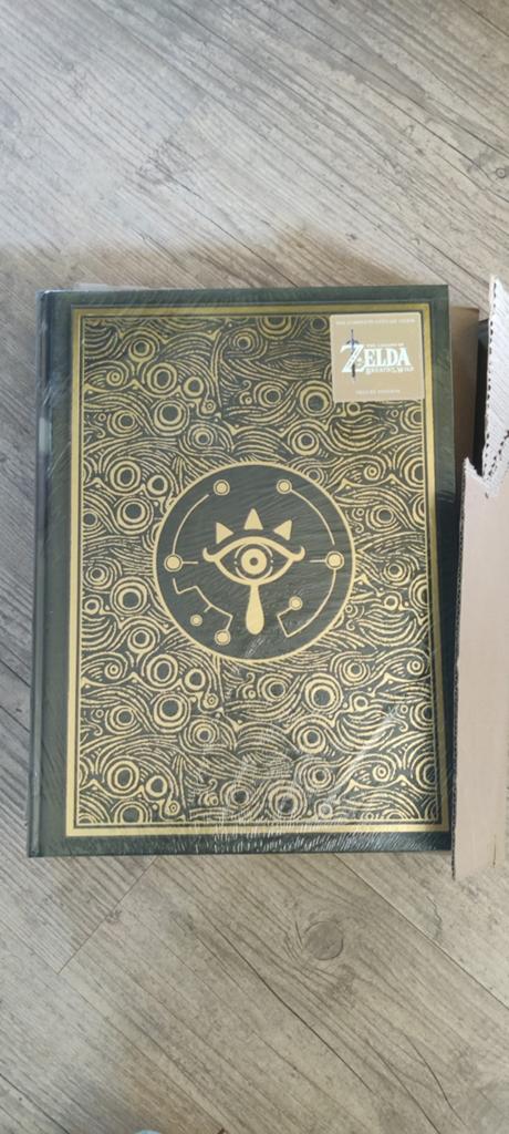Zelda Breath of the Wild Collectors Edition Guide, Ophalen of Verzenden, Nieuw, Piggyback