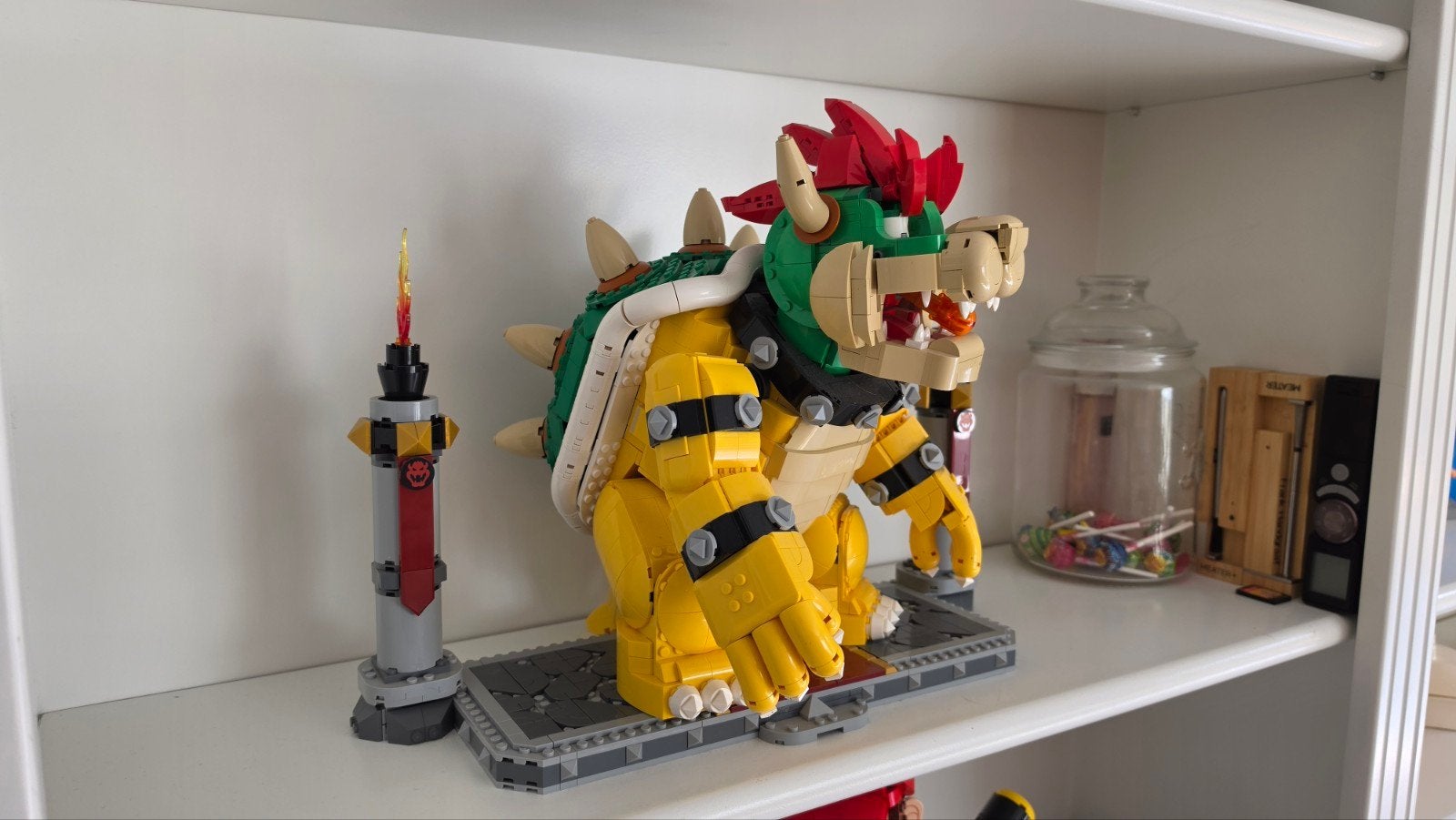 LEGO Super Mario Mighty Bowser (71411) in kasteel, Ophalen of Verzenden, Zo goed als nieuw, Overige merken